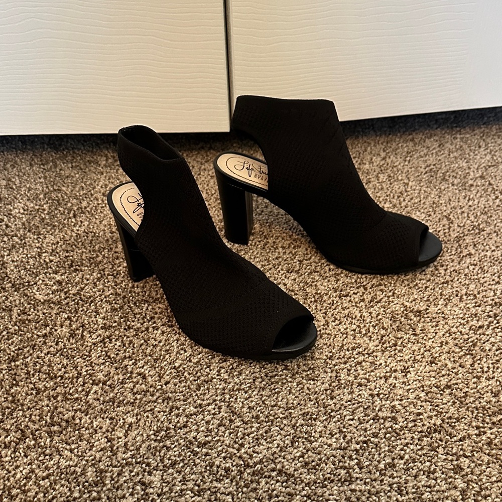 Life Stride Sandals